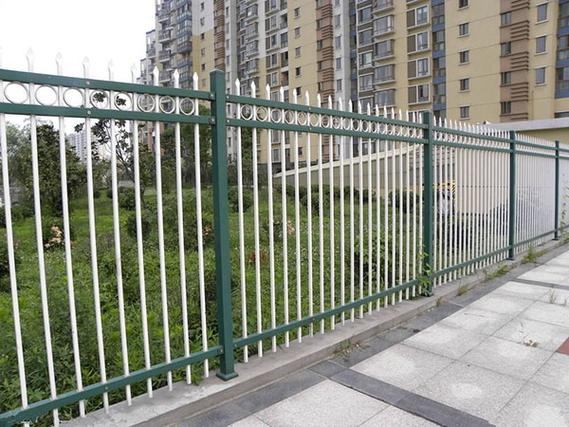  产品中心 锌钢护栏系列 贵州小区锌钢护栏     护栏采用优质热